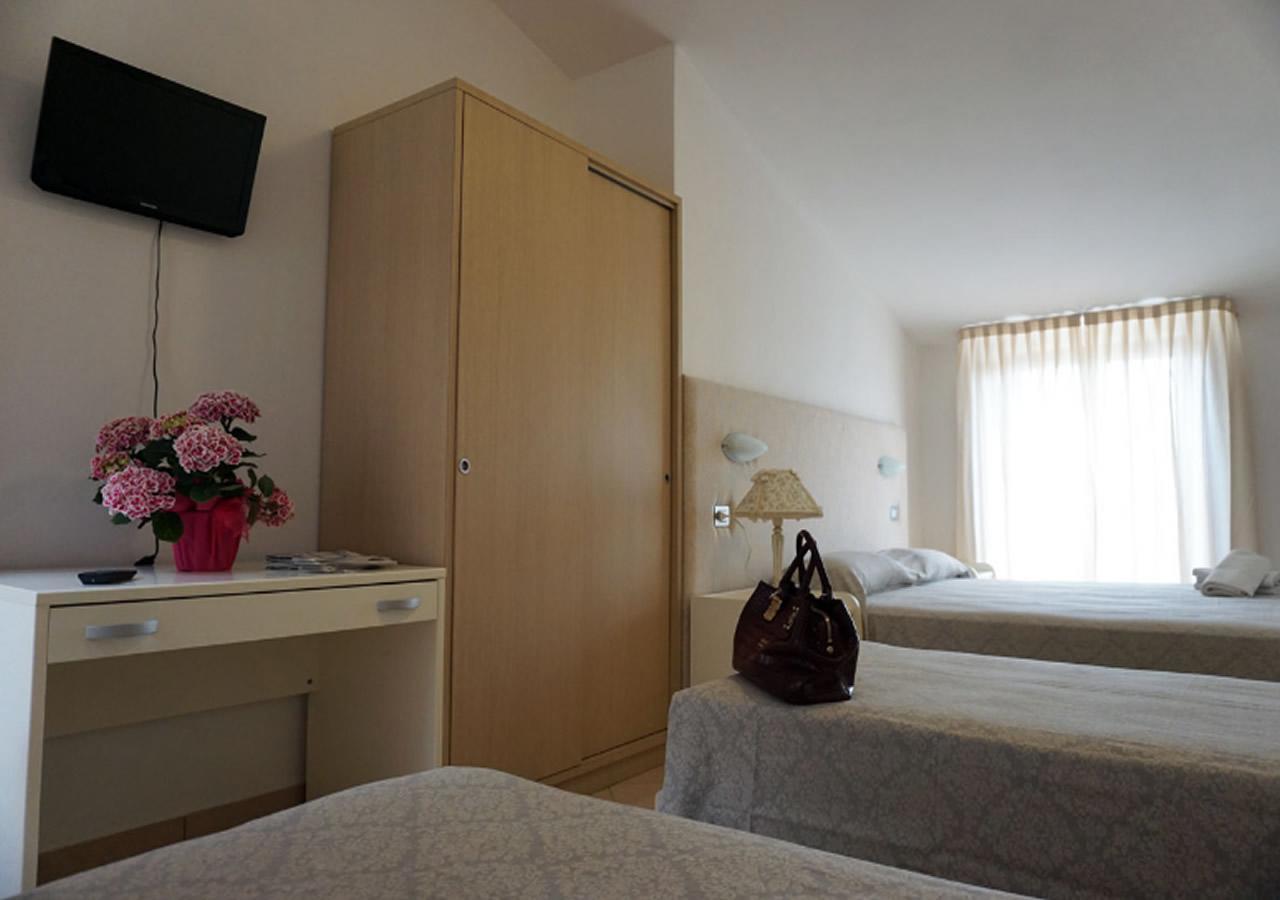 Hotel Croccia Accettura Exterior foto
